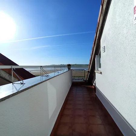 Atico Frente Al Mar En Playa Usil Con 2 Terrazas Apartmán